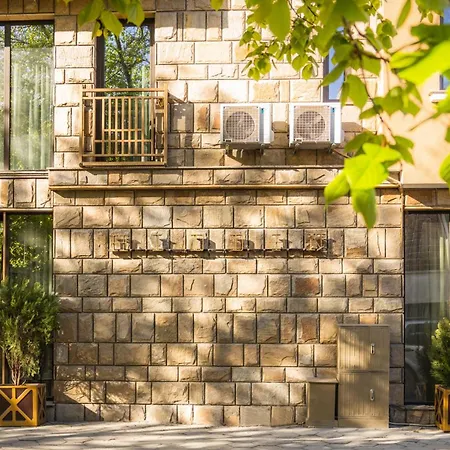 Hidden Bank: Pearls Love hotel