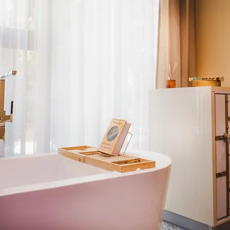 Hidden Bank: Pearls Love hotel Plovdiv