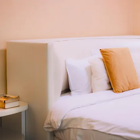 Hidden Bank: Pearls Love hotel *