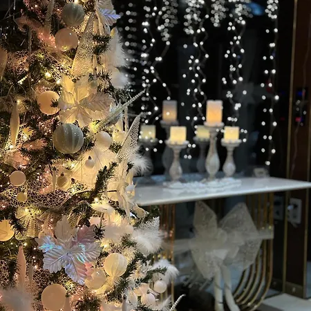 Hidden Bank: Pearls Love hotel *