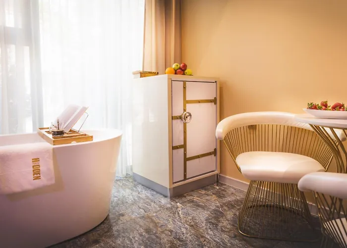 Hidden Bank: Pearls Yetişkin Oteli