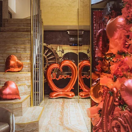 Hidden Bank: Pearls Готель для побачень *