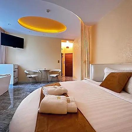 Love hotel Hidden Bank: Pearls
